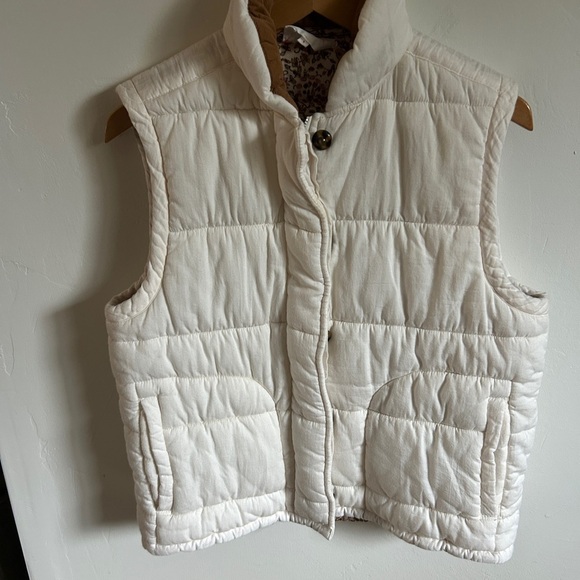 Xirena Ivory Vine Reversible Hunter Puffer Vest - Picture 5 of 12